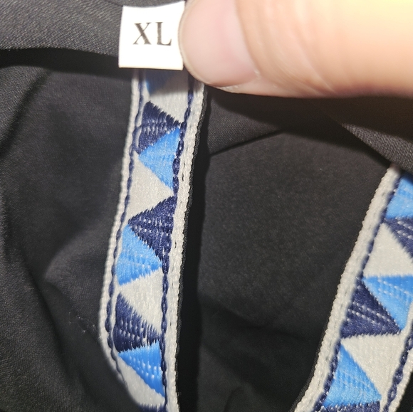 Simple Flavor Womans Black Vneck Top Size Xl NWT - Picture 9 of 13